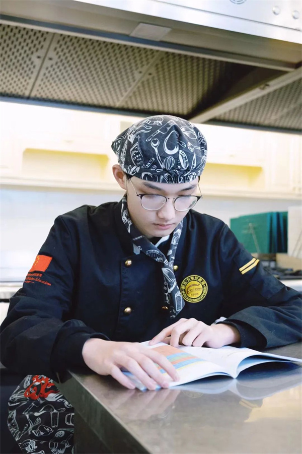 <a href=http://www.8881133.com target=_blank class=infotextkey>江西新東方烹飪學(xué)校</a>.jpg