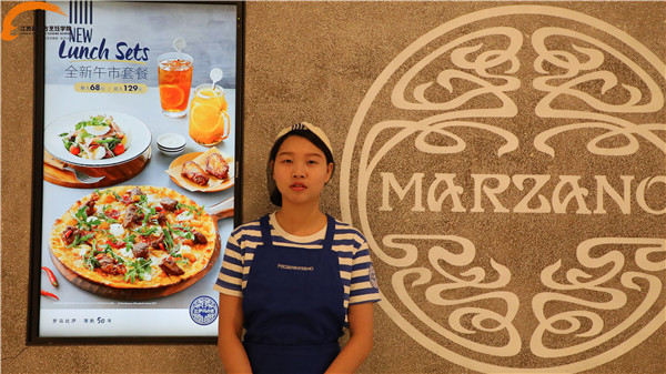 <a href=http://www.8881133.com target=_blank class=infotextkey>江西新東方烹飪學(xué)院</a>學(xué)子.jpg