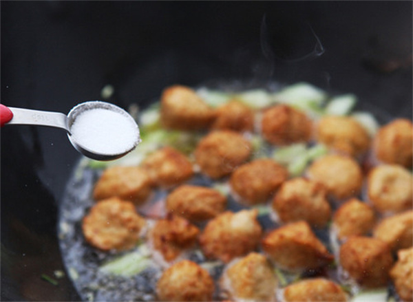 <a href=http://www.8881133.com target=_blank class=infotextkey>江西新東方烹飪學(xué)校</a>.jpg