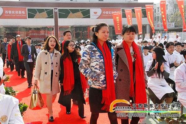 多家名企走進江西新東方