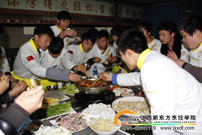 ��ԺС�{(l��n)У�^(q��)����ͬ�c�g�gϲϲ�[Ԫ��