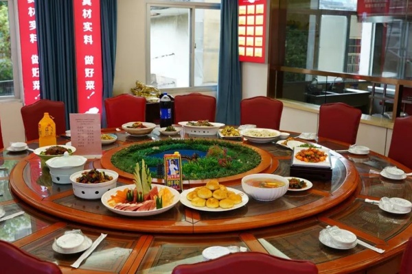 <a href=http://www.8881133.com target=_blank class=infotextkey>江西新東方烹飪學(xué)校</a>jpg