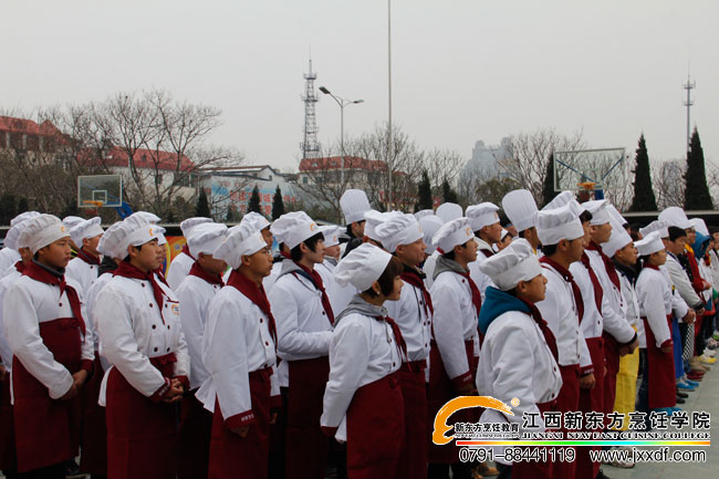 <a href=http://www.8881133.com target=_blank class=infotextkey>江西新東方烹飪學(xué)校</a>雕花大賽