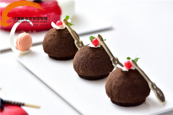 <a href=http://www.8881133.com target=_blank class=infotextkey>江西新東方烹飪學(xué)院</a>學(xué)西點(diǎn).jpg