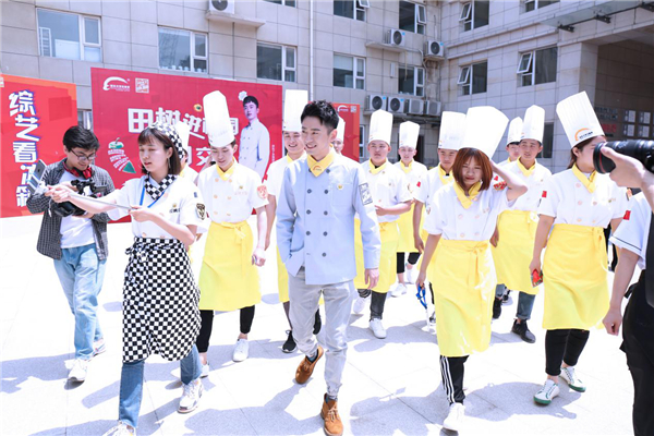 �����˱������M(j��n)�|��