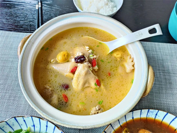 <a href=http://www.8881133.com target=_blank class=infotextkey>江西新東方烹飪學校</a>.jpg