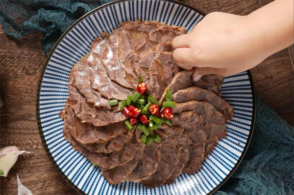 <a href=http://www.8881133.com target=_blank class=infotextkey>江西新東方烹飪學(xué)校</a>.jpg