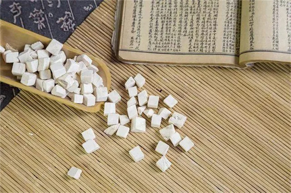 <a href=http://www.8881133.com target=_blank class=infotextkey>江西新東方烹飪學(xué)校</a>.jpg