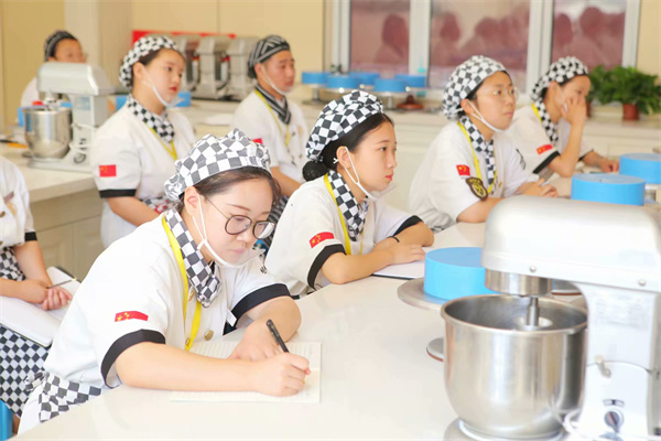 <a href=http://www.8881133.com target=_blank class=infotextkey>江西新東方烹飪學(xué)校</a>.jpg