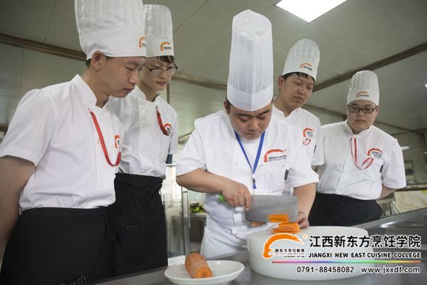學(xué)廚師就來<a href=http://www.8881133.com target=_blank class=infotextkey>江西新東方烹飪學(xué)院</a>.jpg