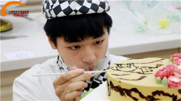 男生學(xué)西點(diǎn),就來江西新東方.jpg