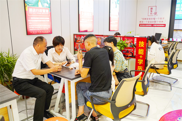 <a href=http://www.8881133.com target=_blank class=infotextkey>江西新東方烹飪學(xué)校</a>.jpg