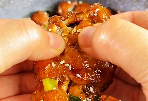 <a href=http://www.8881133.com target=_blank class=infotextkey>江西新東方烹飪學(xué)校</a>.jpg