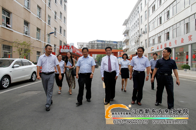 ��Ժ�L(zh��ng)�cͿ������ͬ�����L(zh��ng)һ�Ѕ��^У�@