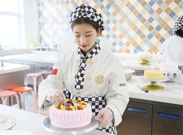 <a href=http://www.8881133.com target=_blank class=infotextkey>江西新東方烹飪學(xué)校</a>