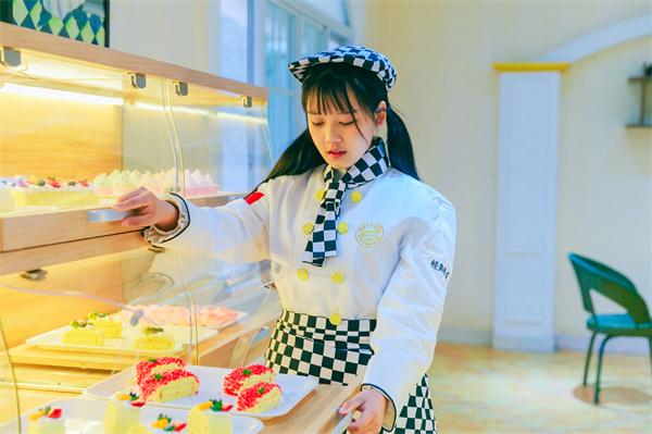 <a href=http://www.8881133.com target=_blank class=infotextkey>江西新東方烹飪學(xué)校</a>