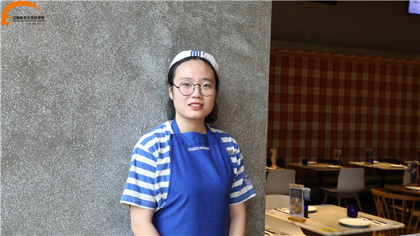 <a href=http://www.8881133.com target=_blank class=infotextkey><a href=http://www.8881133.com target=_blank class=infotextkey>江西新東方烹飪學(xué)院</a></a>成功學(xué)子李佳昱.jpg