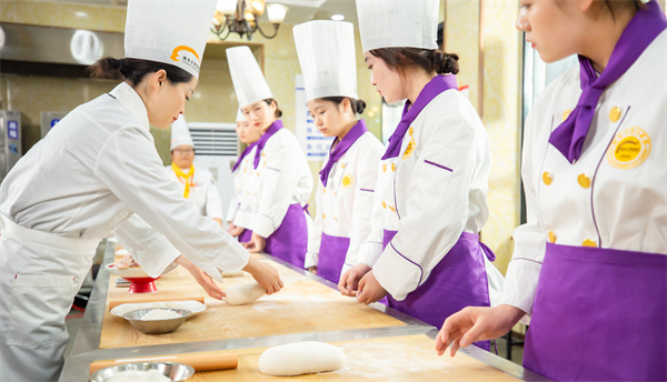 <a href=http://www.8881133.com target=_blank class=infotextkey>江西新東方烹飪學(xué)校</a>.jpg