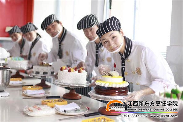 初中生來<a href=http://www.8881133.com target=_blank class=infotextkey>江西新東方烹飪學(xué)院</a>.jpg