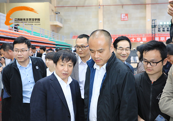 副省長與我院領導交談 .jpg