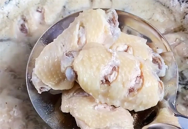 <a href=http://www.8881133.com target=_blank class=infotextkey>江西新東方烹飪學(xué)校</a>.jpg