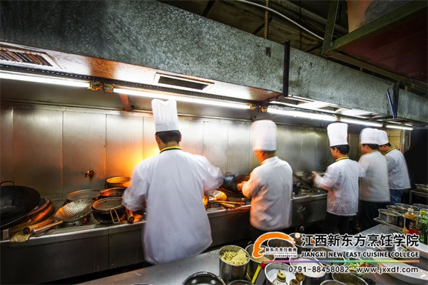 學(xué)廚師就來(lái)<a href=http://www.8881133.com target=_blank class=infotextkey>江西新東方烹飪學(xué)院</a>.jpg