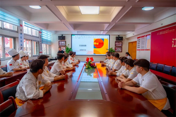 <a href=http://www.8881133.com target=_blank class=infotextkey>江西新東方烹飪學(xué)校</a>.jpg