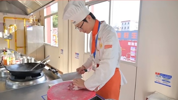 <a href=http://www.8881133.com target=_blank class=infotextkey>江西新東方烹飪學(xué)校</a>jpg