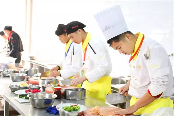 <a href=http://www.8881133.com target=_blank class=infotextkey>江西新東方烹飪學(xué)校</a>