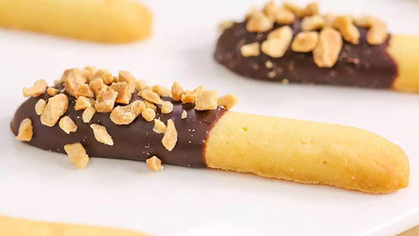 <a href=http://www.8881133.com _fcksavedurl=http://www.8881133.com target=_blank><a href=http://www.8881133.com target=_blank class=infotextkey>江西新東方烹飪學(xué)校</a></a>.jpg