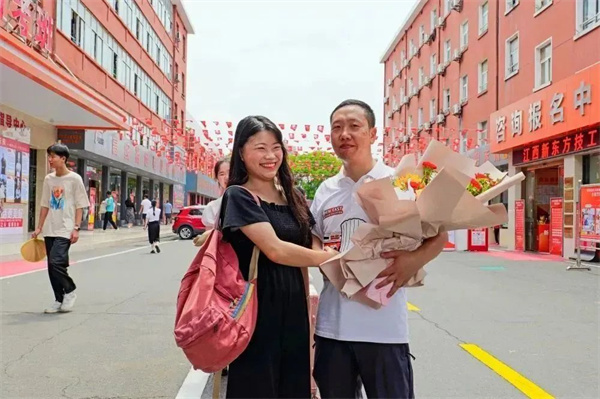 <a href=http://www.8881133.com target=_blank class=infotextkey>江西新東方烹飪學(xué)校</a>.jpg