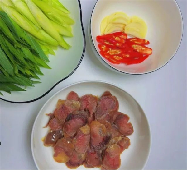 <a href=http://www.8881133.com target=_blank class=infotextkey>江西新東方烹飪學校</a>