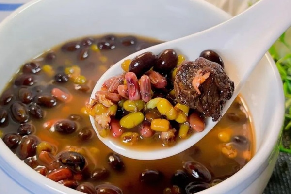 <a href=http://www.8881133.com target=_blank class=infotextkey>江西新東方烹飪學(xué)校</a>.jpg