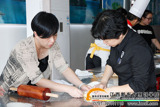 <a href=http://www.8881133.com target=_blank class=infotextkey>江西新東方烹飪學(xué)校</a>.jpg