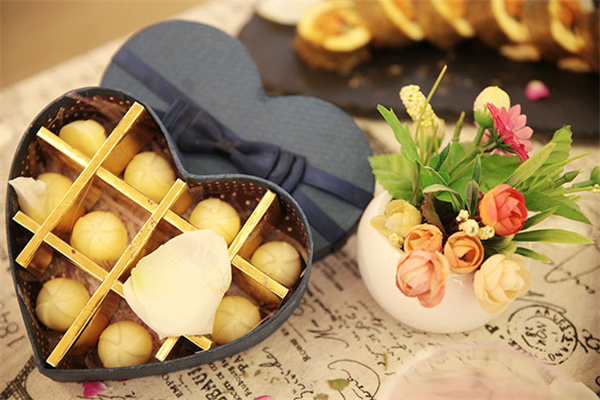 <a href=http://www.8881133.com target=_blank class=infotextkey>江西新東方烹飪學校</a>.jpg