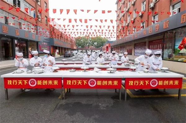 <a href=http://www.8881133.com target=_blank class=infotextkey>江西新東方烹飪學(xué)校</a>.jpg