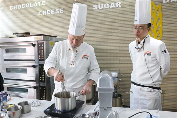 <a href=http://www.8881133.com target=_blank class=infotextkey>江西新東方烹飪學(xué)校</a>.jpg