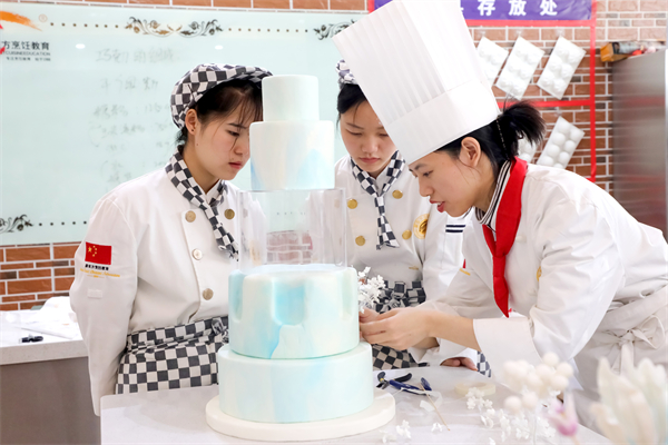 <a href=http://www.8881133.com target=_blank class=infotextkey>江西新東方烹飪學(xué)校</a>.jpg