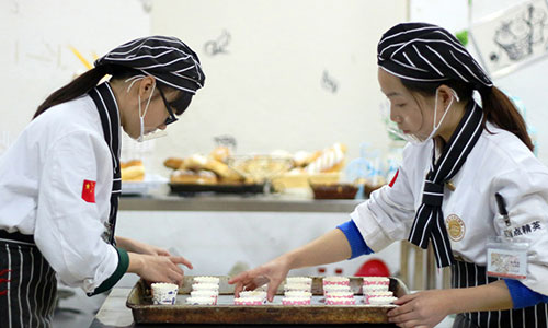 <a href=http://www.8881133.com target=_blank class=infotextkey>江西新東方烹飪學(xué)校</a>.jpg