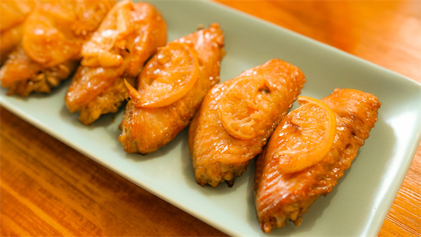 <a href=http://www.8881133.com target=_blank class=infotextkey>江西新東方烹飪學(xué)校</a>.jpg