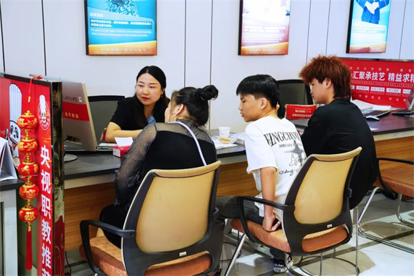 <a href=http://www.8881133.com target=_blank class=infotextkey>江西新東方烹飪學(xué)校</a>.jpg