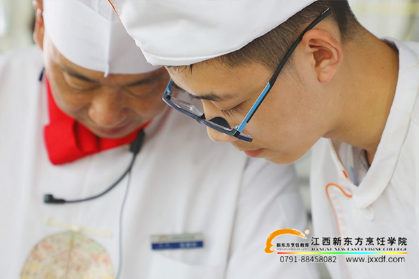 認(rèn)真學(xué)習(xí)廚藝,給父母盡孝