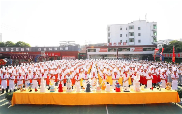 江西省“振興杯” 烹飪行業(yè)職業(yè)技能競(jìng)賽 .jpg