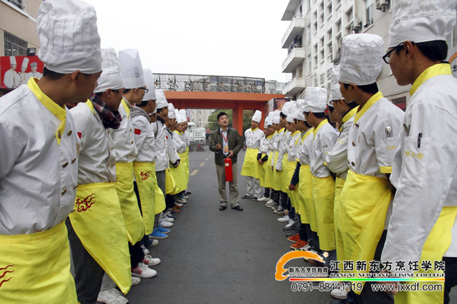 ������ȫ�oС����������δȻ����(chu��ng)��ƽ��У�@