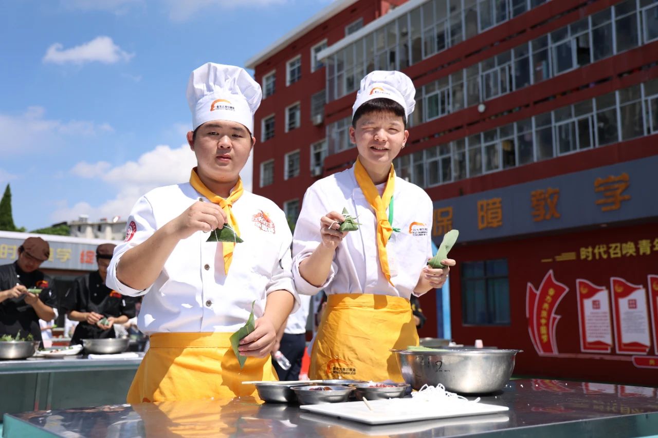 <a href=http://www.8881133.com target=_blank class=infotextkey>江西新東方烹飪學(xué)校</a>.jpg