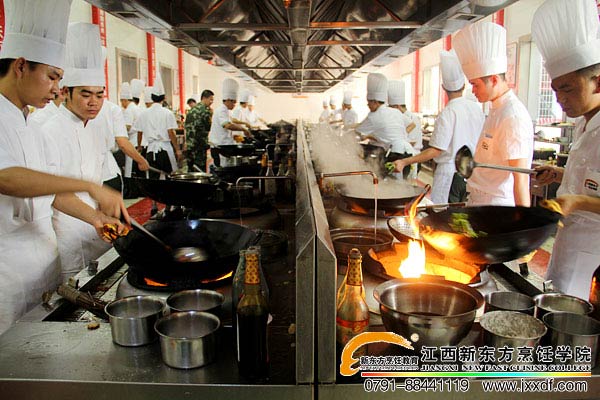 新東方退伍軍人學(xué)廚師.jpg