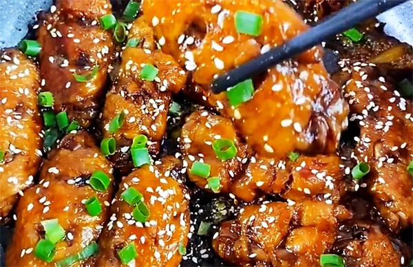 <a href=http://www.8881133.com target=_blank class=infotextkey>江西新東方烹飪學(xué)校</a>.jpg