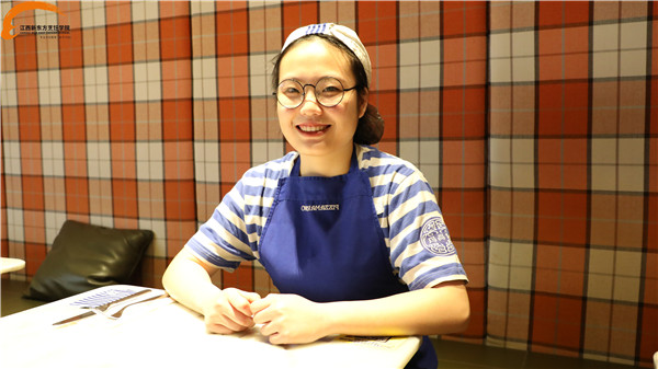 <a href=http://www.8881133.com target=_blank class=infotextkey><a href=http://www.8881133.com target=_blank class=infotextkey>江西新東方烹飪學(xué)院</a></a>成功學(xué)子李佳昱.jpg