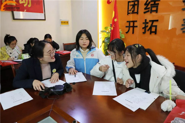 2020<a href=http://www.8881133.com target=_blank class=infotextkey>江西新東方烹飪學(xué)院</a>春季預(yù)報名.jpg