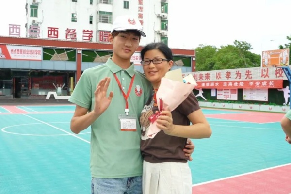 <a href=http://www.8881133.com target=_blank class=infotextkey>江西新東方烹飪學(xué)校</a>jpg